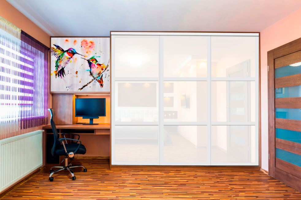 Puerta de clóset de 3 hojas - Vidrio pintado Rojo y Espejo