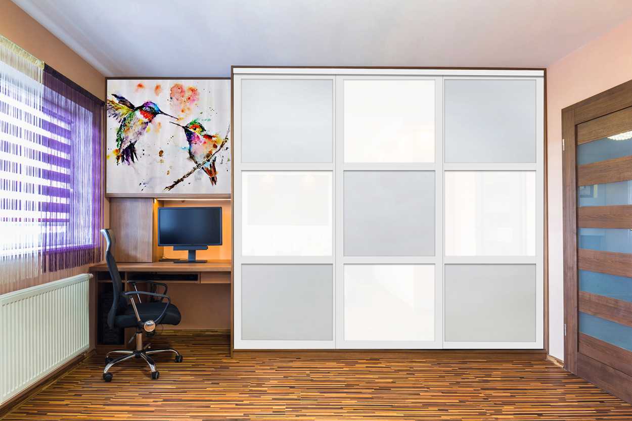 PUERTA DE CLOSET CON 3 PANELES - FULL-PRIVADO Y VIDRIO PINTADO BLANCO